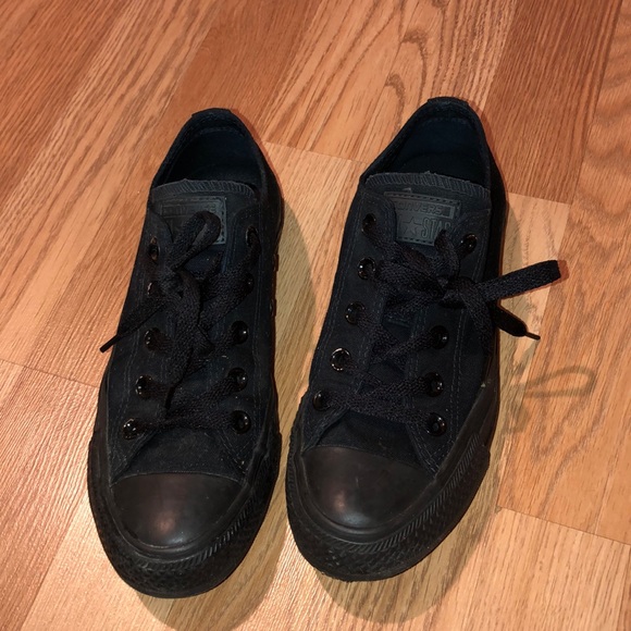 All black converse - Picture 2 of 5